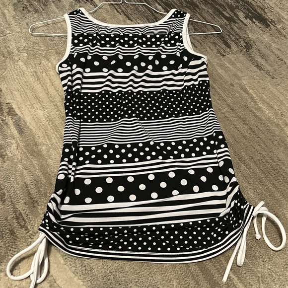 Frank Lyman black and white tank. Size 4 US - Picture 2 of 4